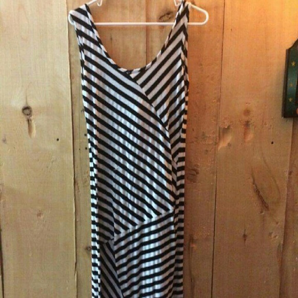 Long black and white dress