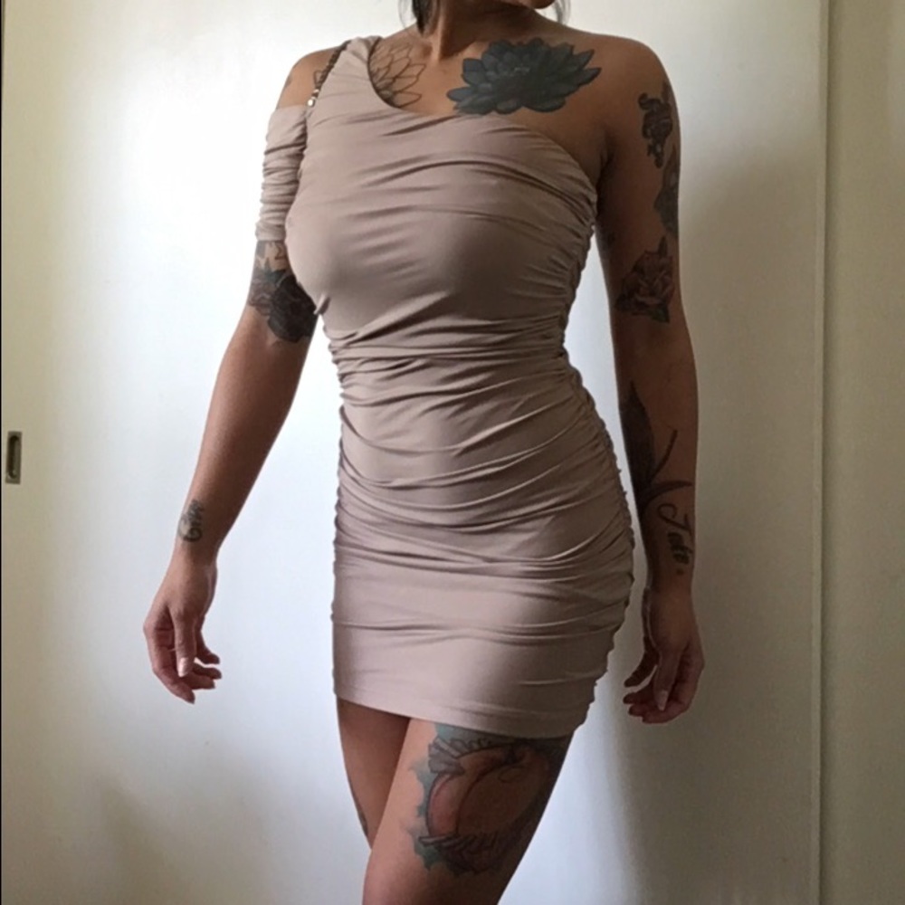 Body con one shoulder dress