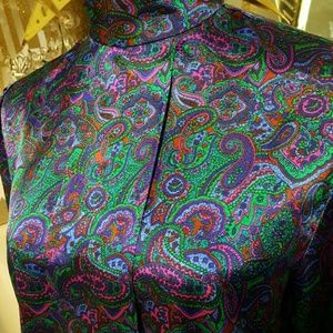 Vintage silk paisley top with button up neck.