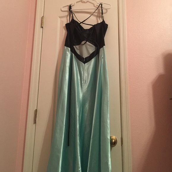 Black and teal size 11 floor length prom dress