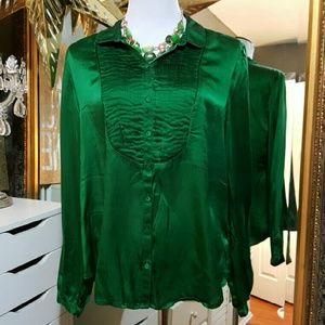 100% Silk Green Liz Claiborne blouse.
