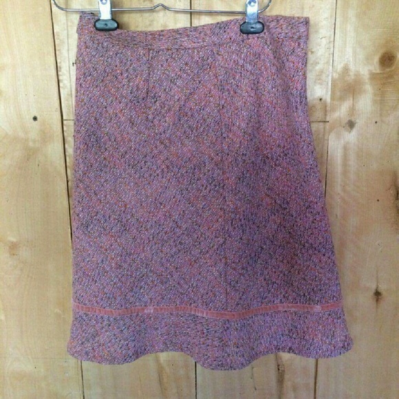 Gap skirt