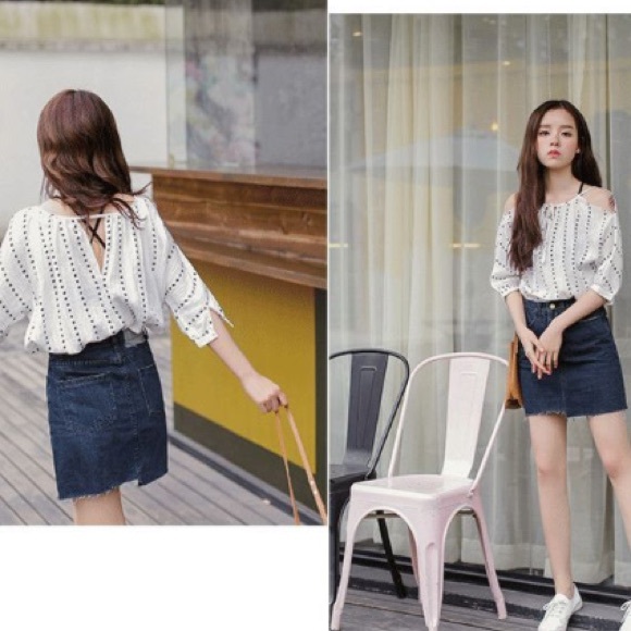 Cute Cut Off the Shoulder Shirt - Picture 2 of 3