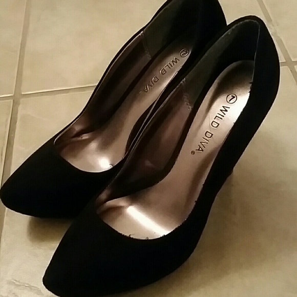 Heels - Picture 2 of 2