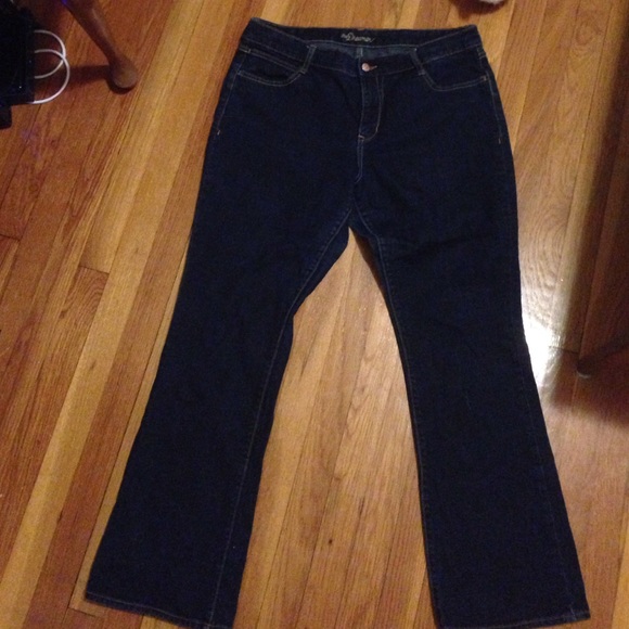 Dark wash bootcut jeans - Dreamer fit