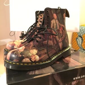 BRAND NEW WITH TAGS 'Hogarth' Dr Martens