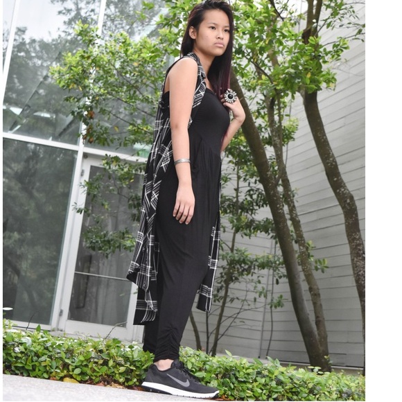 SMALL FOREVER 21 B&W LONG PLAID VEST - Picture 2 of 2