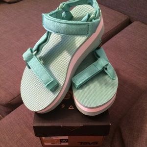 Teva flatform sandals new in box blue turquoise