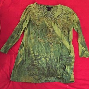 Green long sleeve tee