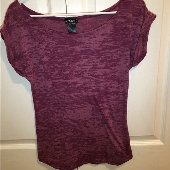 Wet Seal Tops - Wet seal t shirt size small