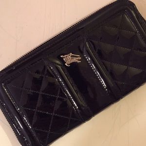 Burberry black tufted patent leather wallet