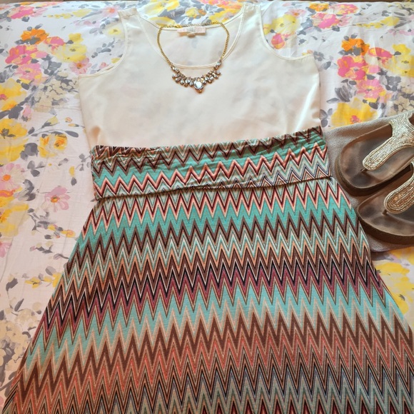 🚫SOLD🚫 Chevron Print Maxi Skirt - Picture 1 of 4