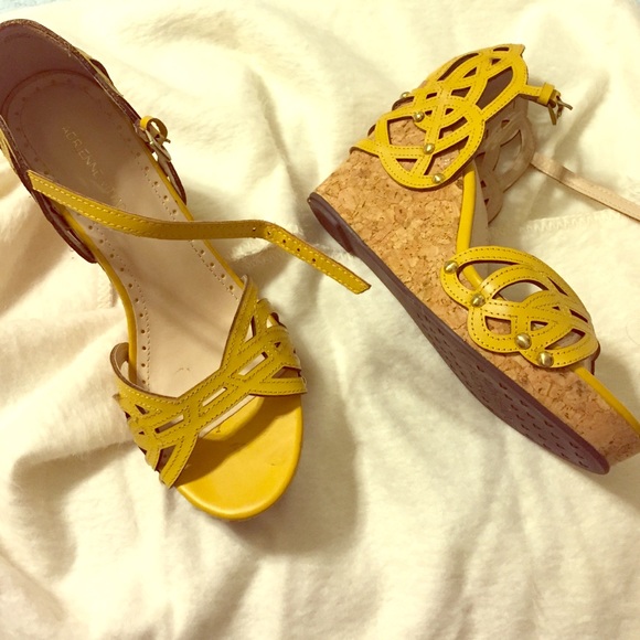 Yellow wedges