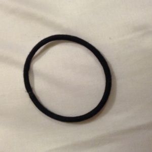 PERFECT HAIR TIE IN BEST CONDITION!!