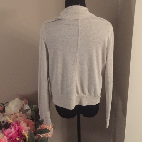 Cardigan - Picture 2 of 4