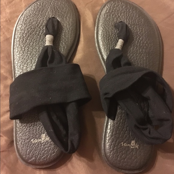 Sz 10 SANUK BLACK YOGA SANDALS EUC WORN TWICE