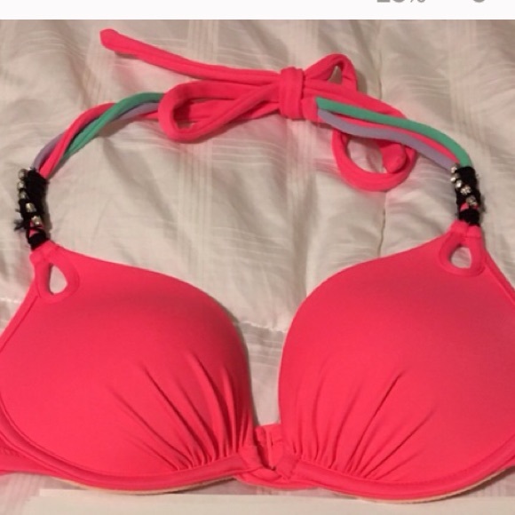 Victoria's Secret gorgeous bikini pushup bombshell - Picture 2 of 5