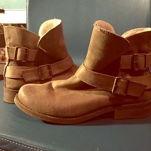 Mossimo lined brown boots
