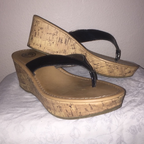 Platform Sandals - Picture 1 of 3