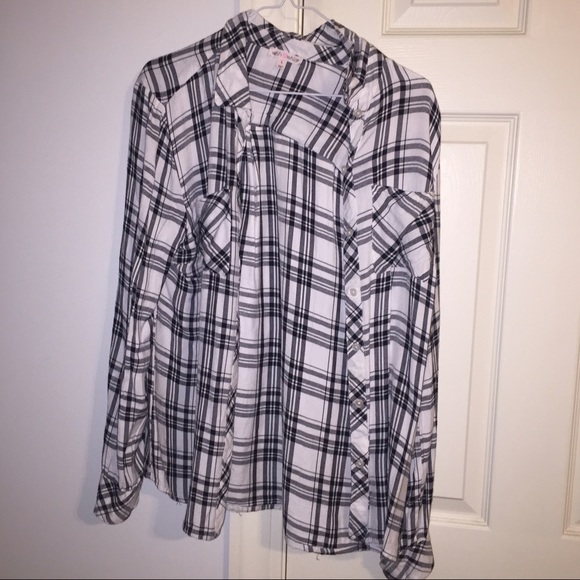 Black and white plaid button down Women's