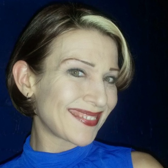 Meet your Posher, Bobbie - Picture 1 of 1