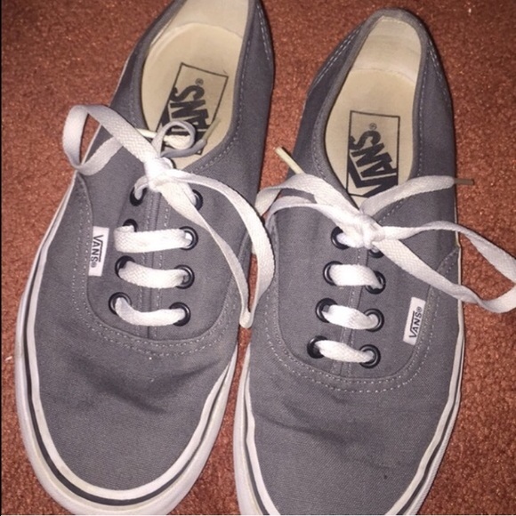 Grey vans 😗👟