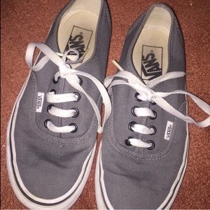 Grey vans 😗👟