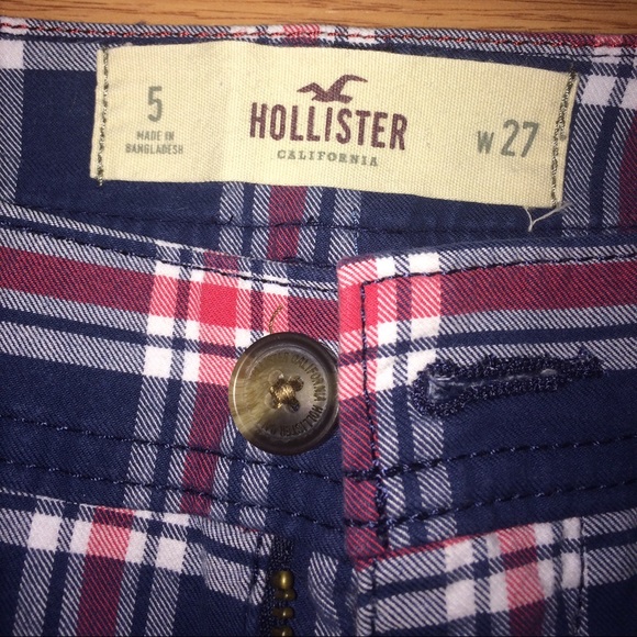 Hollister Plaid Shorts - Picture 2 of 3