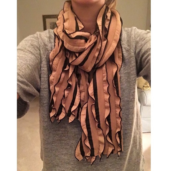 NWT Scarf