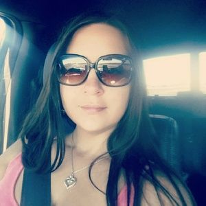 Meet your Posher, Elena