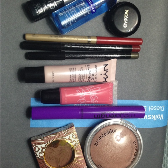 Makeup - Picture 3 of 3
