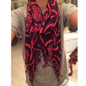 Red/pink/purple design scarf