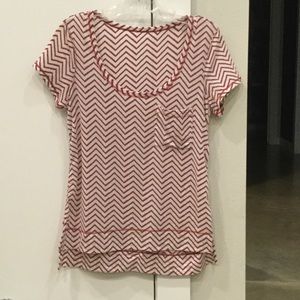 Lululemon TShirt - red chevron