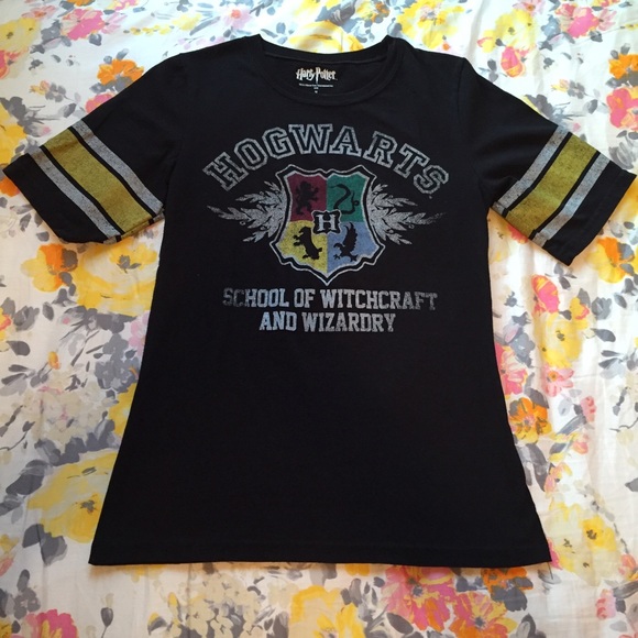 🚫SOLD🚫 Harry Potter Hogwarts T-Shirt