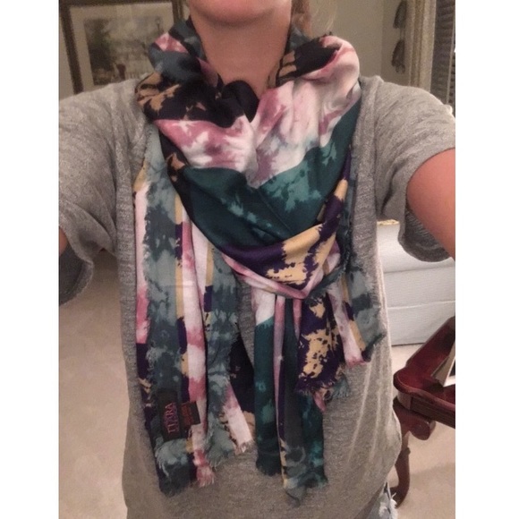 Multi-colored Scarf - Picture 2 of 3