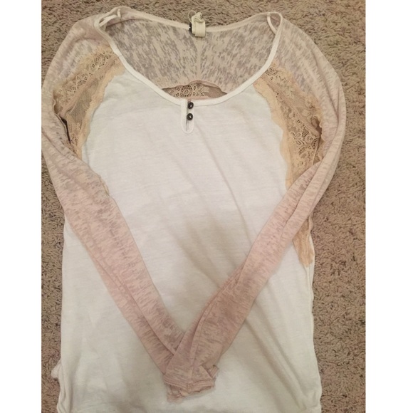 Long sleeve cream and white top
