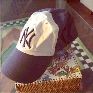 Women's New York Yankees baseball hat