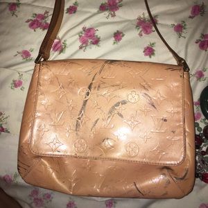 Louis Vuitton *AUTHENTIC* purse.