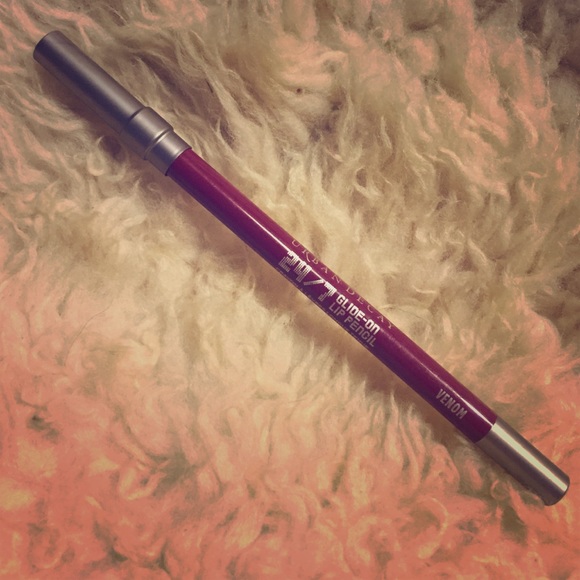 Venom - 24/7 Glide on Lip Pencil