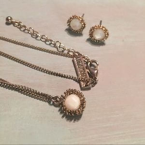 Kendra Scott necklace & earrings