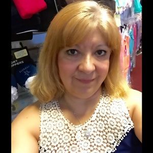 Meet your Posher, Leticia