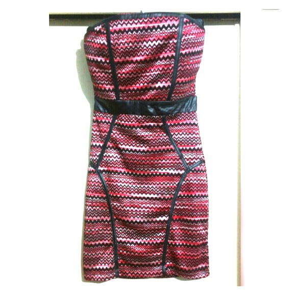 Body Central Tube Aztec Dress - Picture 1 of 4