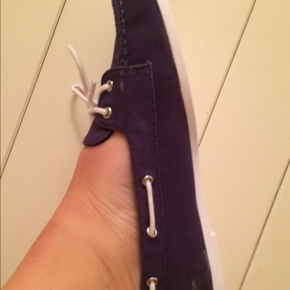 navy blue boat shoes - Picture 4 of 4