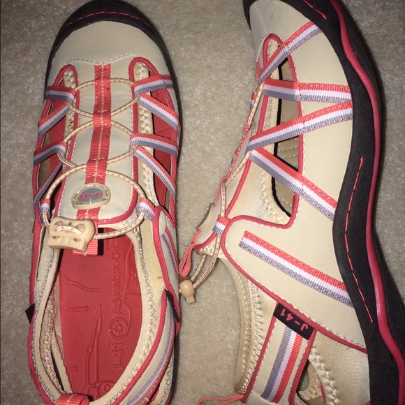 J-41 Water Shoes, size 8
