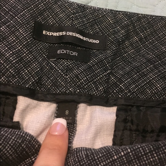 🌹EXPRESS🌹Dress Capris🌹 - Picture 2 of 4