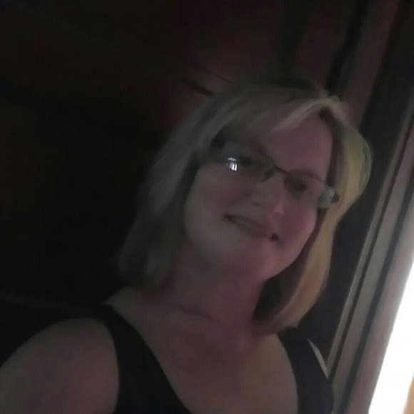 Meet your Posher, Michelle - Picture 1 of 1