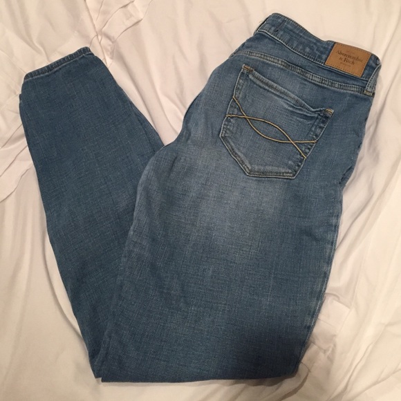 A&F Skinny cropped Jeggings