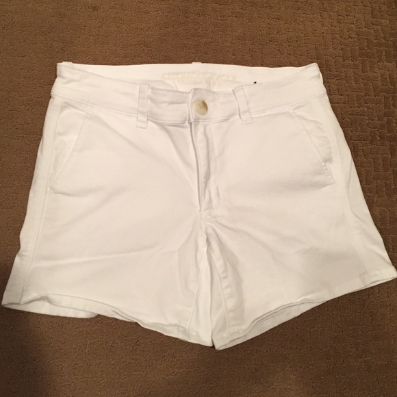BRAND NEW AE White Shorts