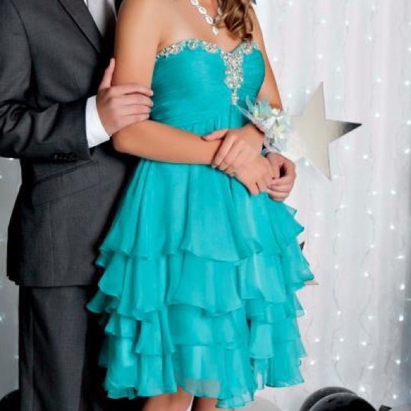 Formal short Tony Bowls gown! - Picture 2 of 4