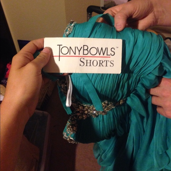 Formal short Tony Bowls gown! - Picture 4 of 4